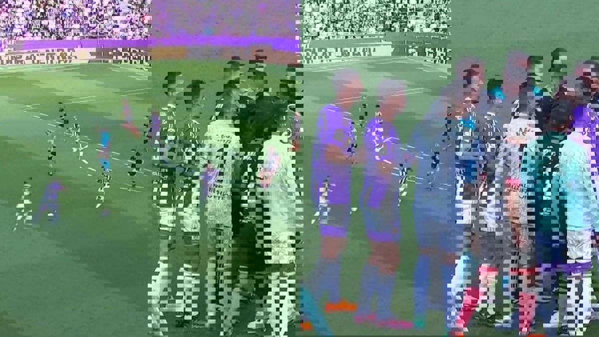 1875762