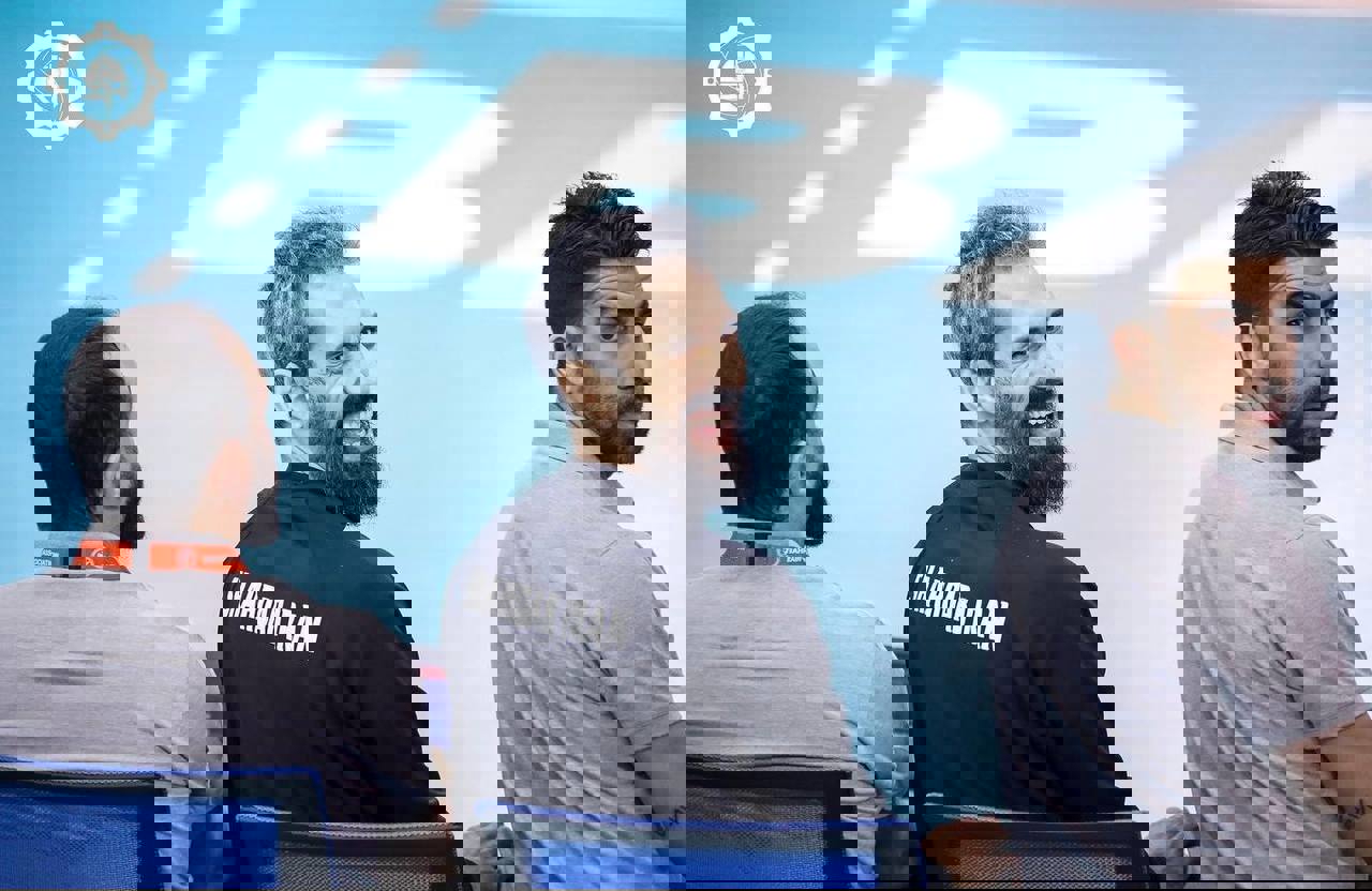 1875805