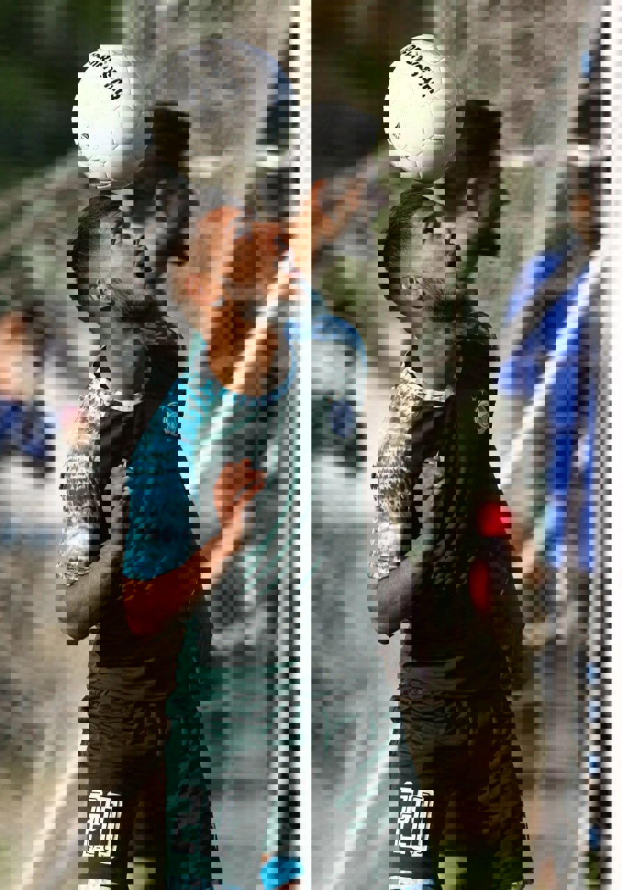 1876102