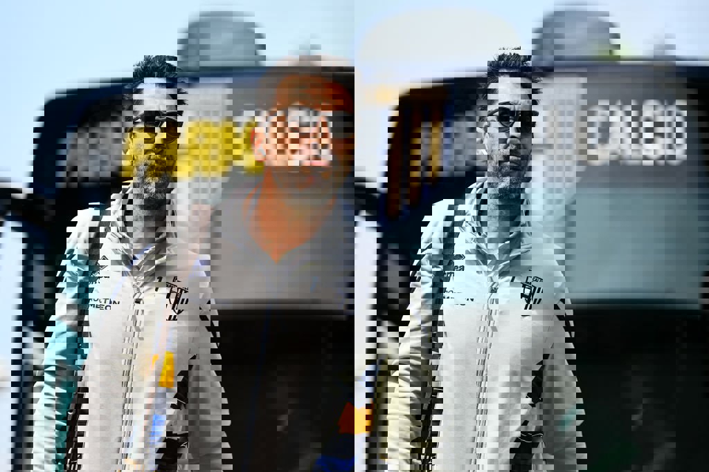 1876057