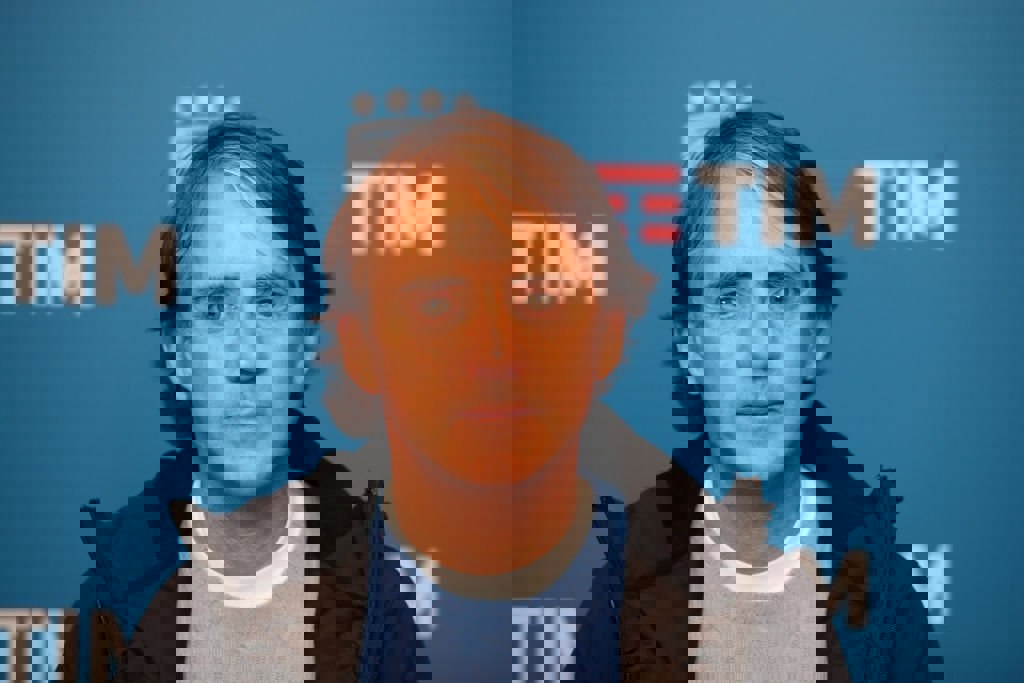 1876067