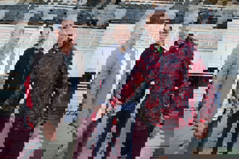 1876215