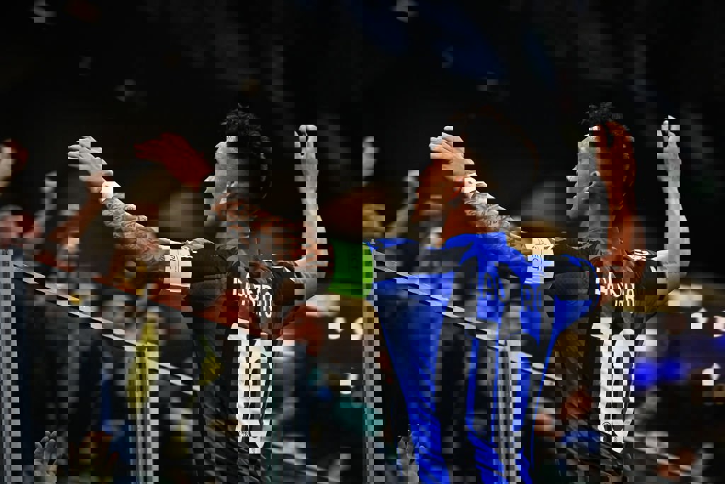 1876238