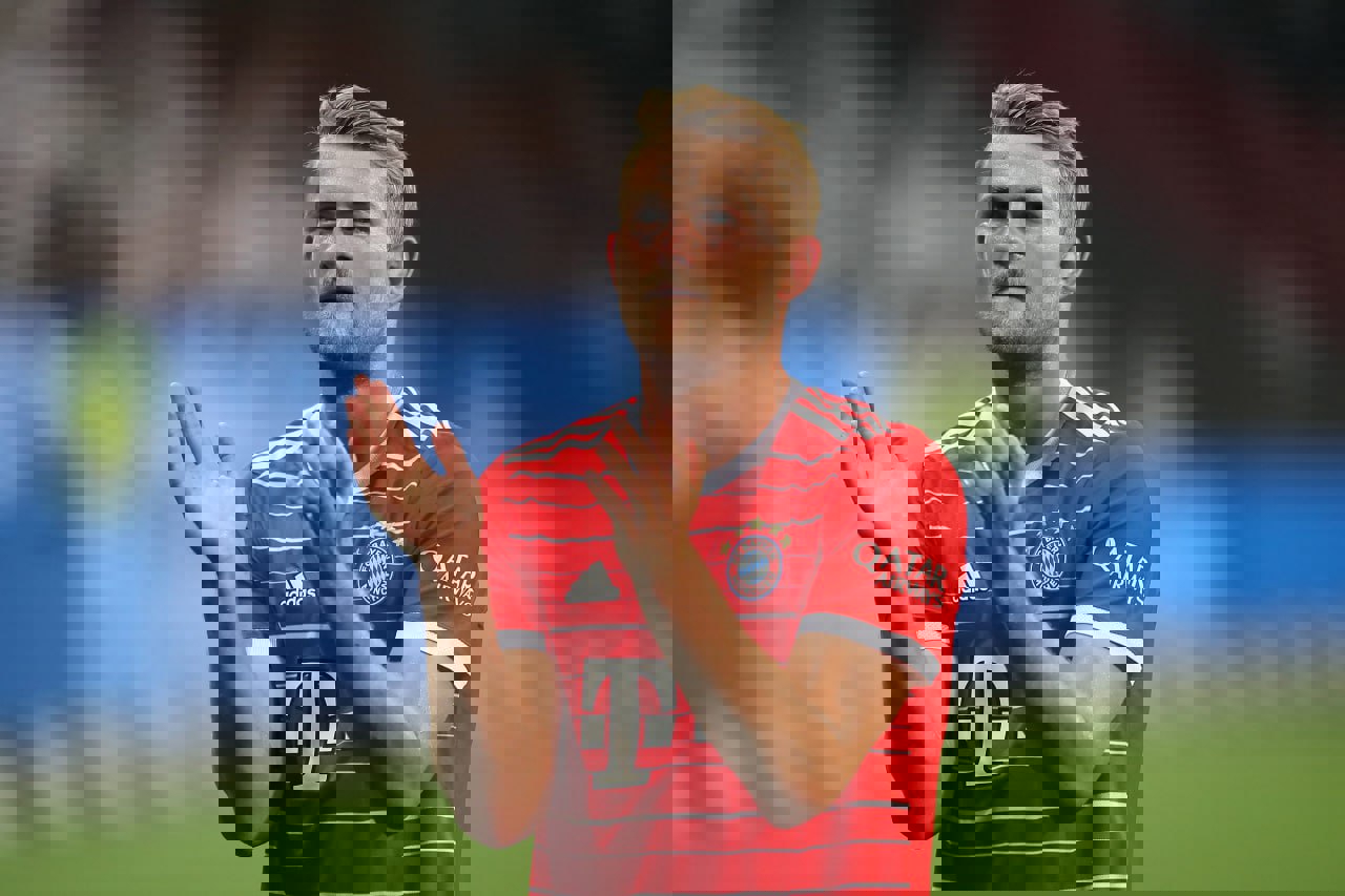 1876261