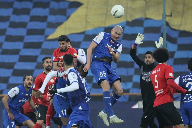 بطری‌هایی که 110 میلیون برای استقلال آب خورد!