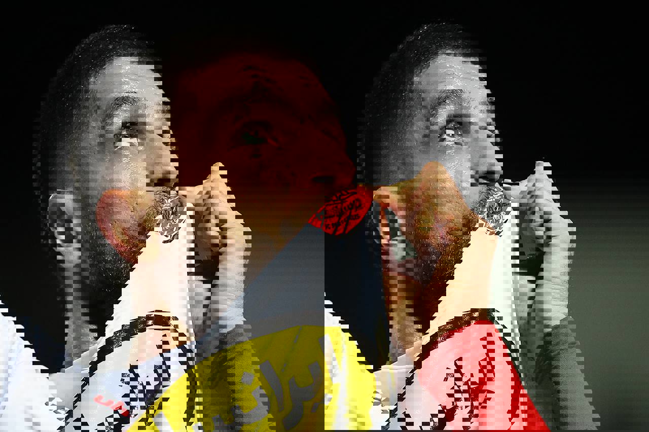 1877245