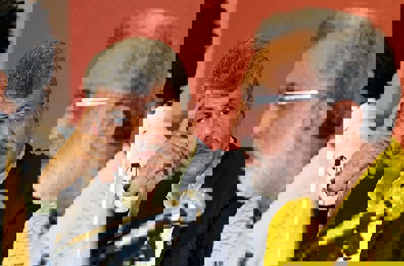 1877334