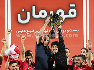 لحظه شیرین جشن قهرمانی پرسپولیس (عکس)