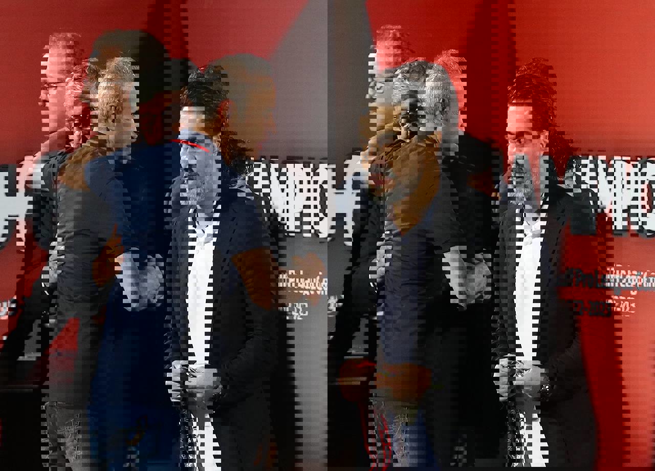 1877389