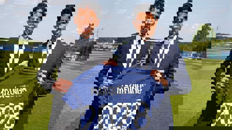1877364
