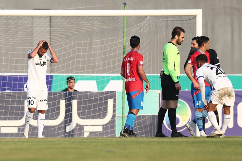 این 10 عامل قهرمانی را از استقلال گرفتند!