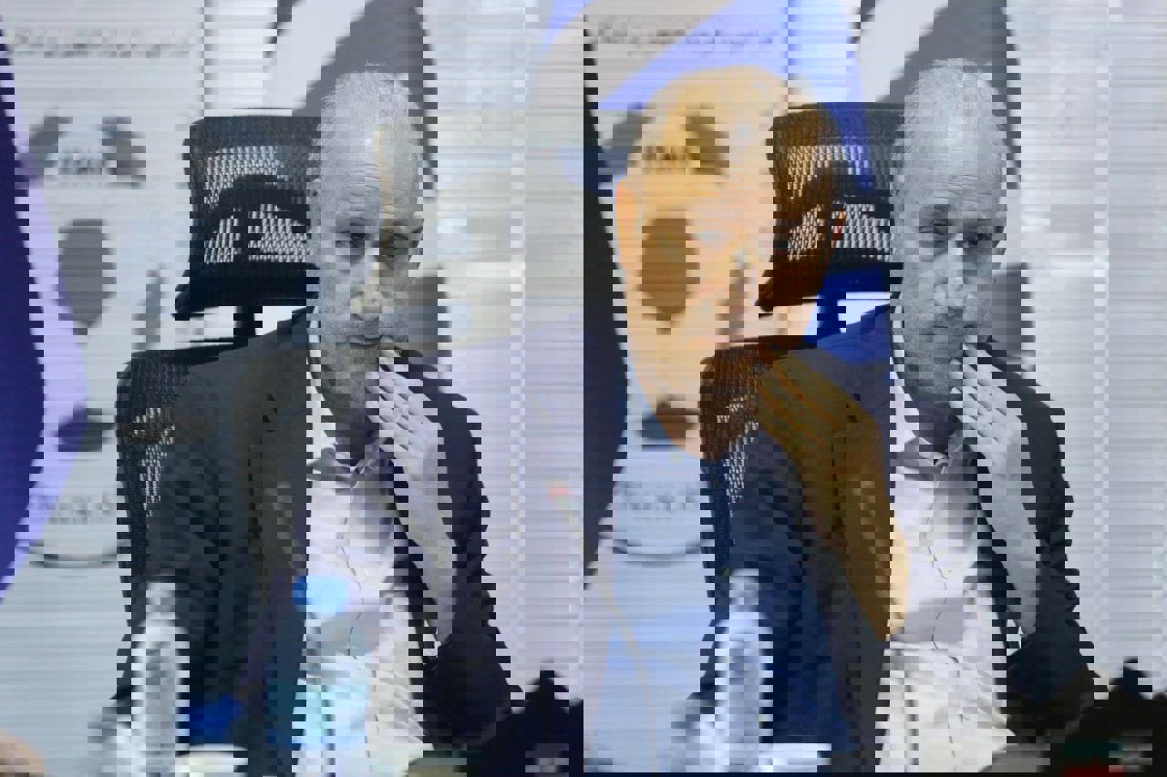 1877860