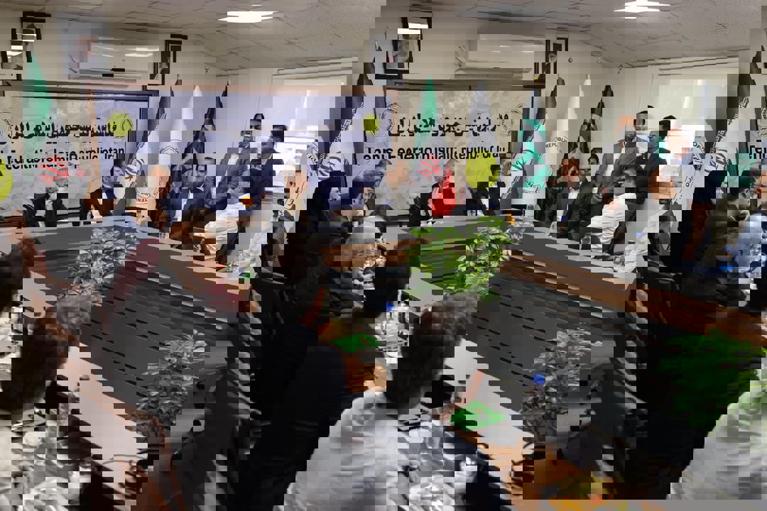 1877693