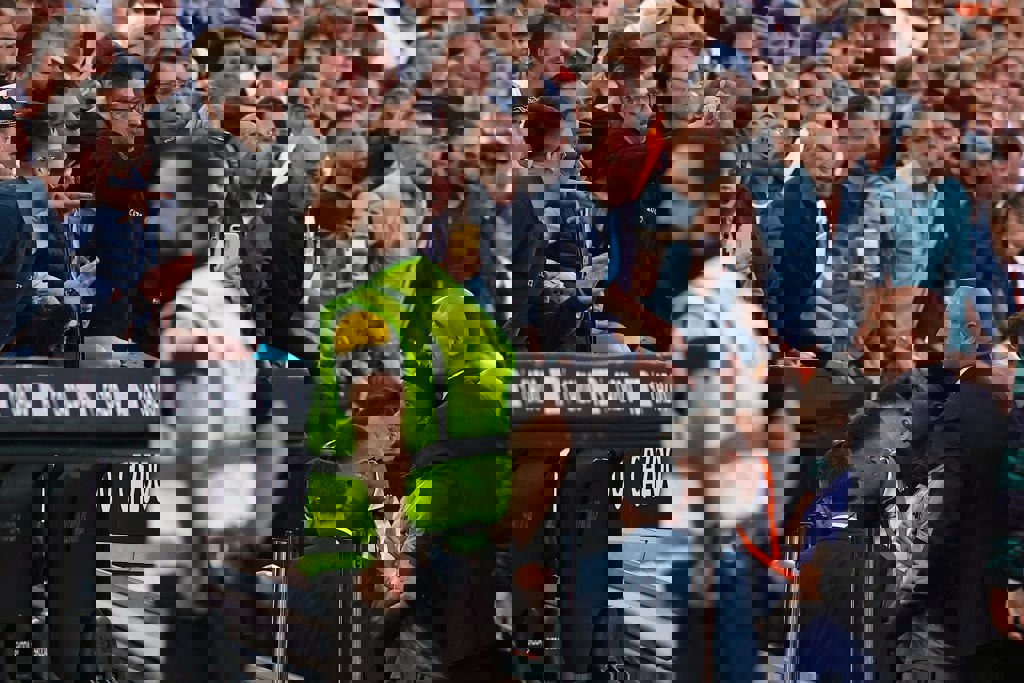1878250