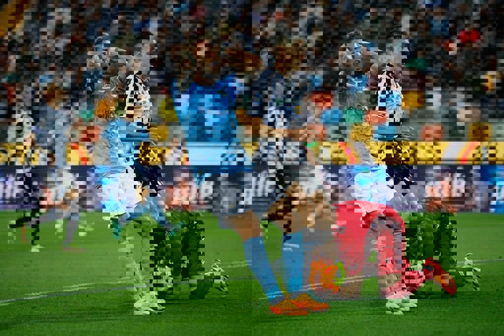 1878301