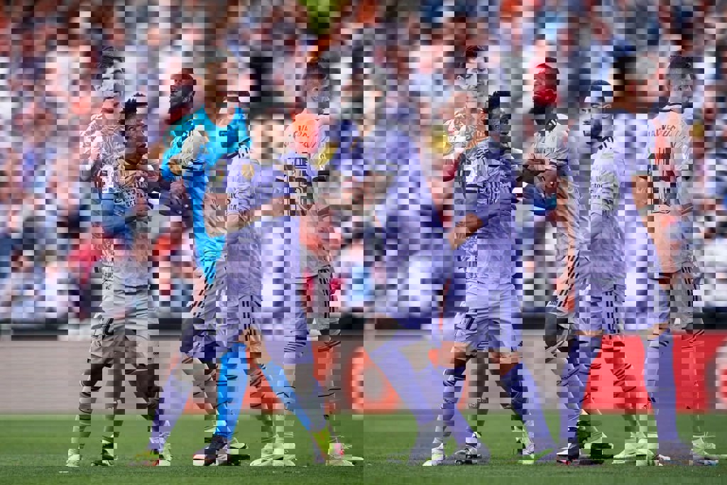 1878271
