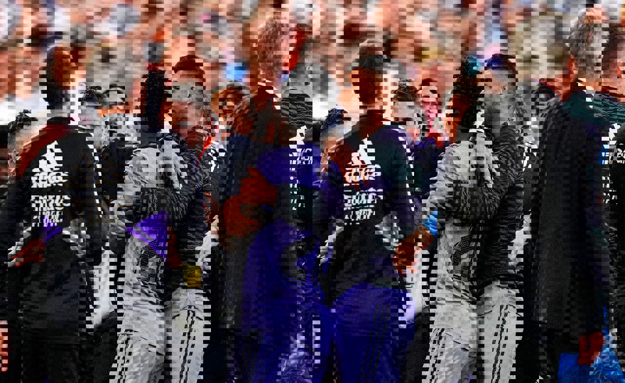 1878342