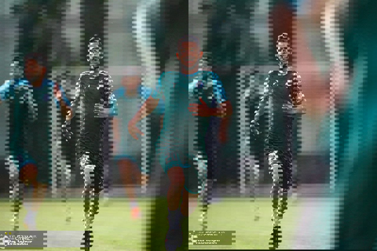 1878583
