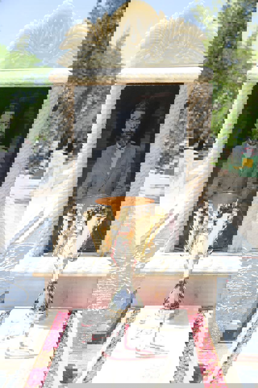 1878735