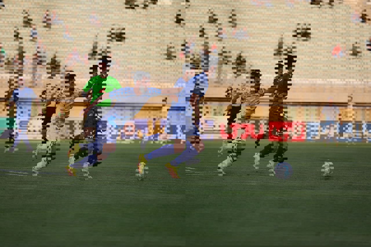 1878902