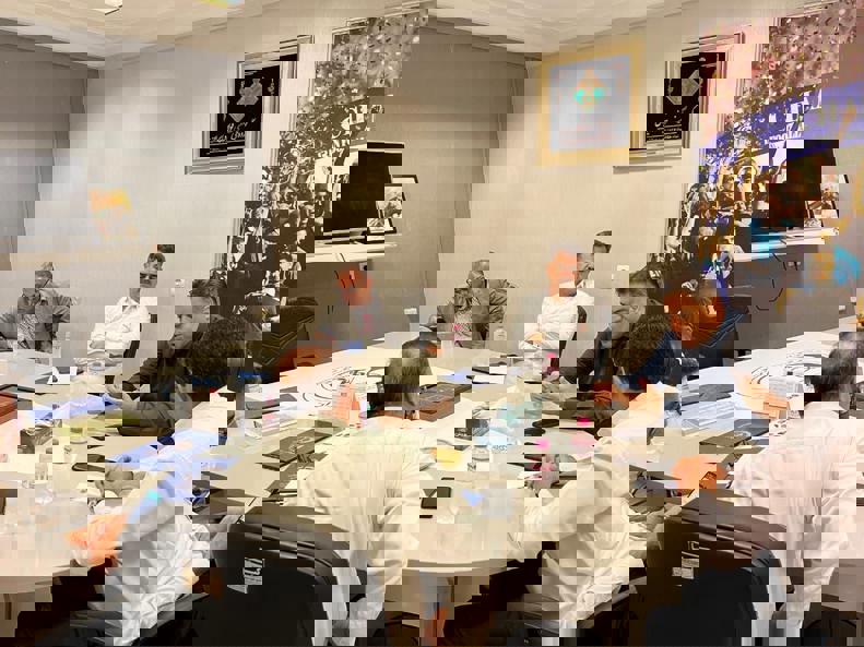 1879189