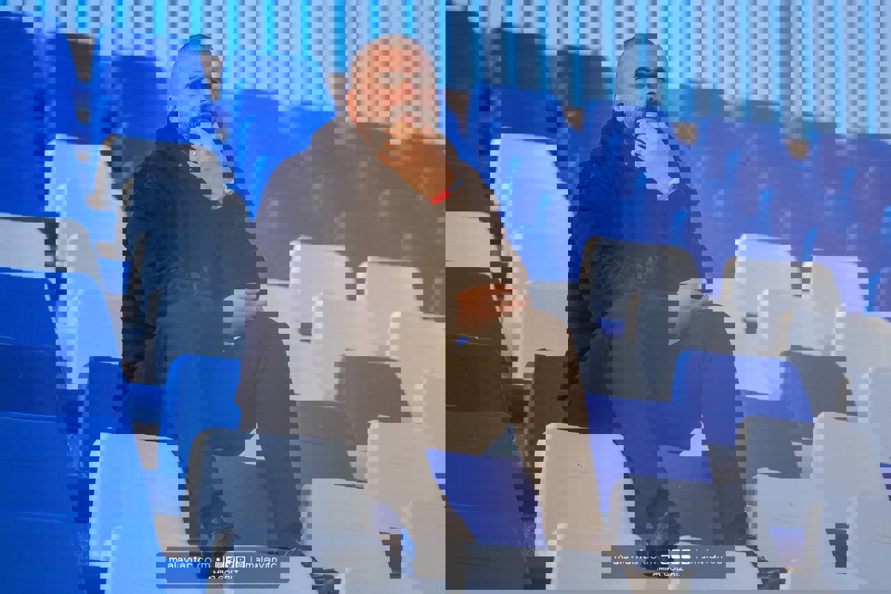 1879610