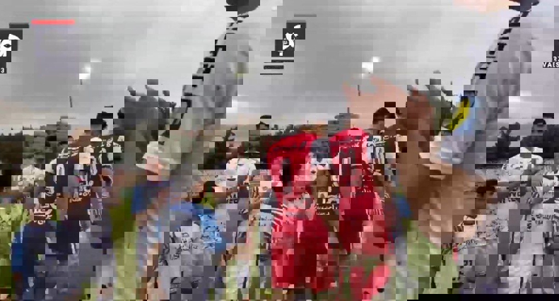 1879658