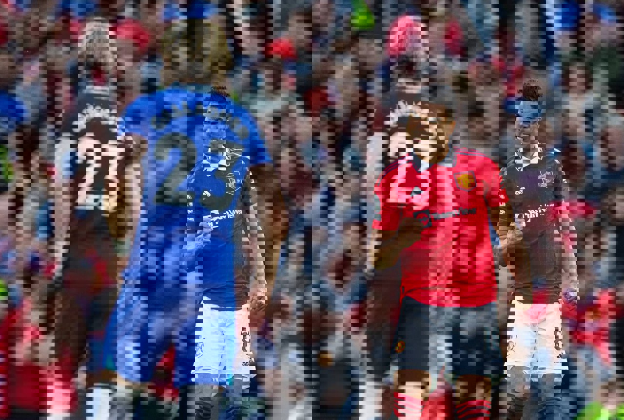 1879763
