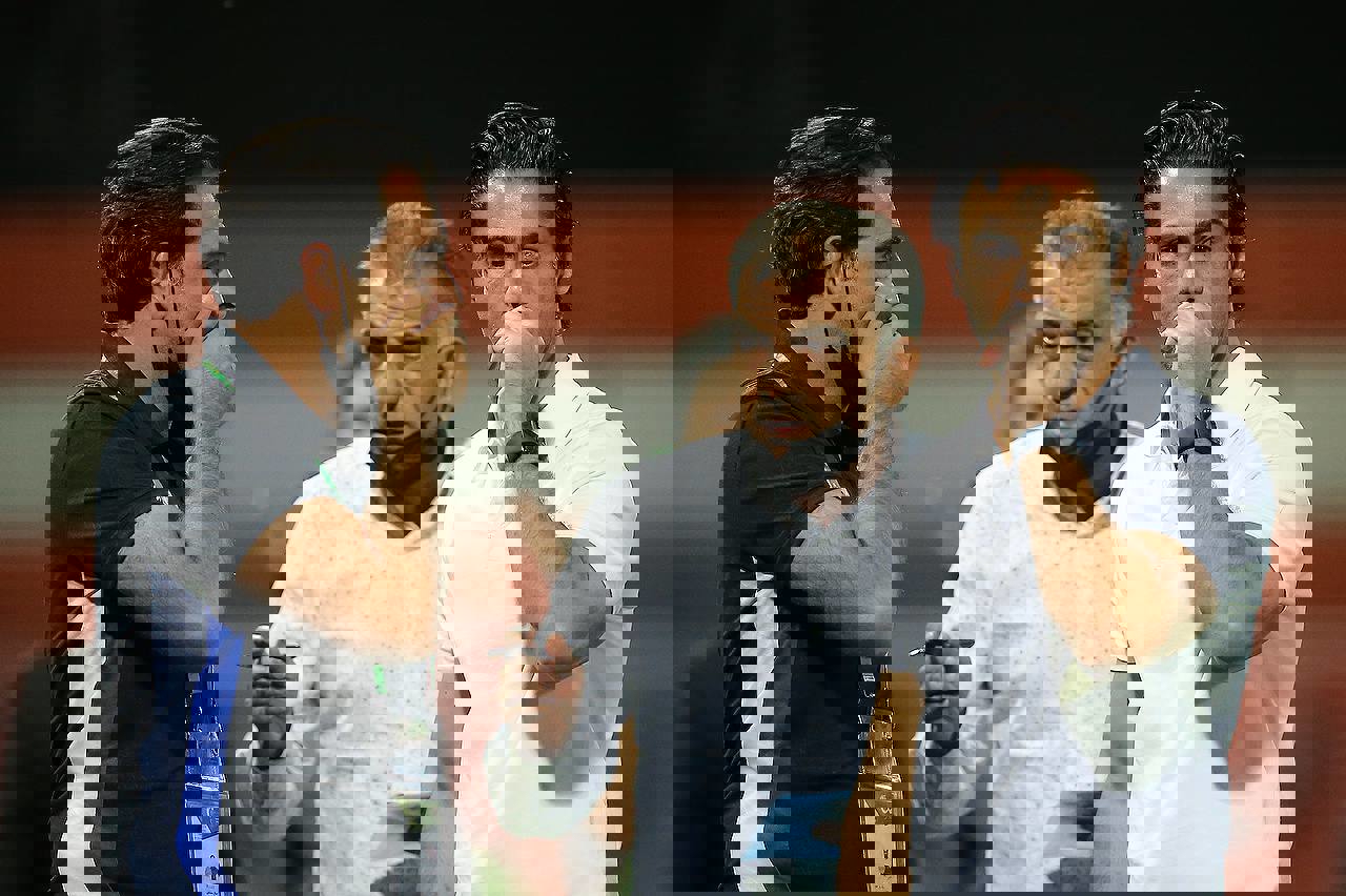 1880054