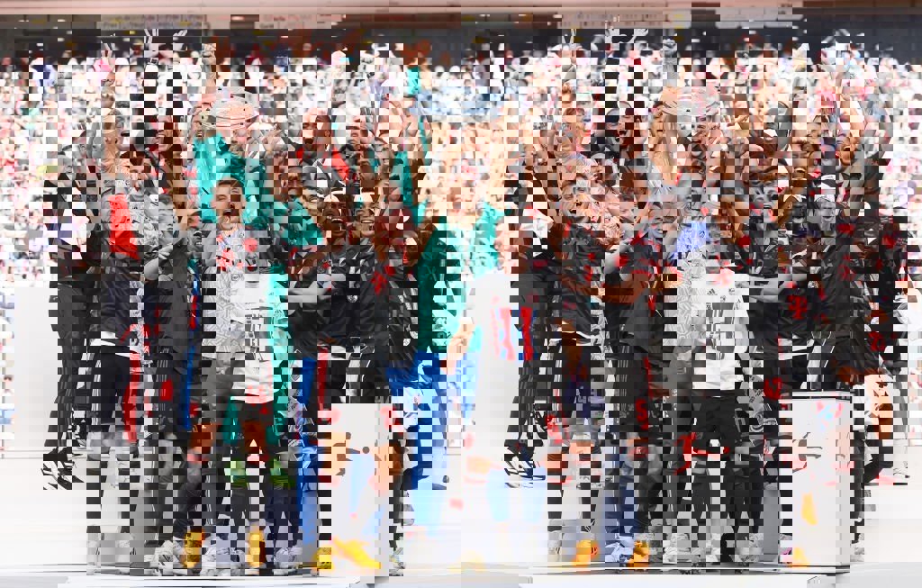 1880338