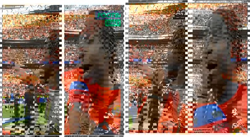 1880558