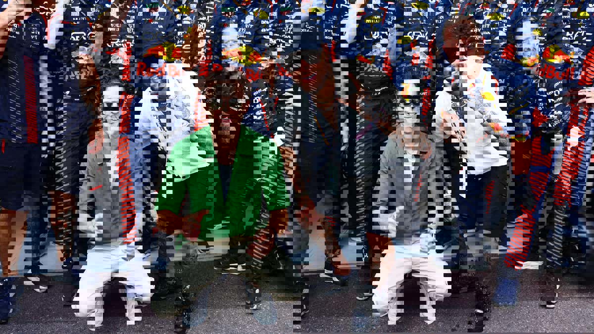 1880756