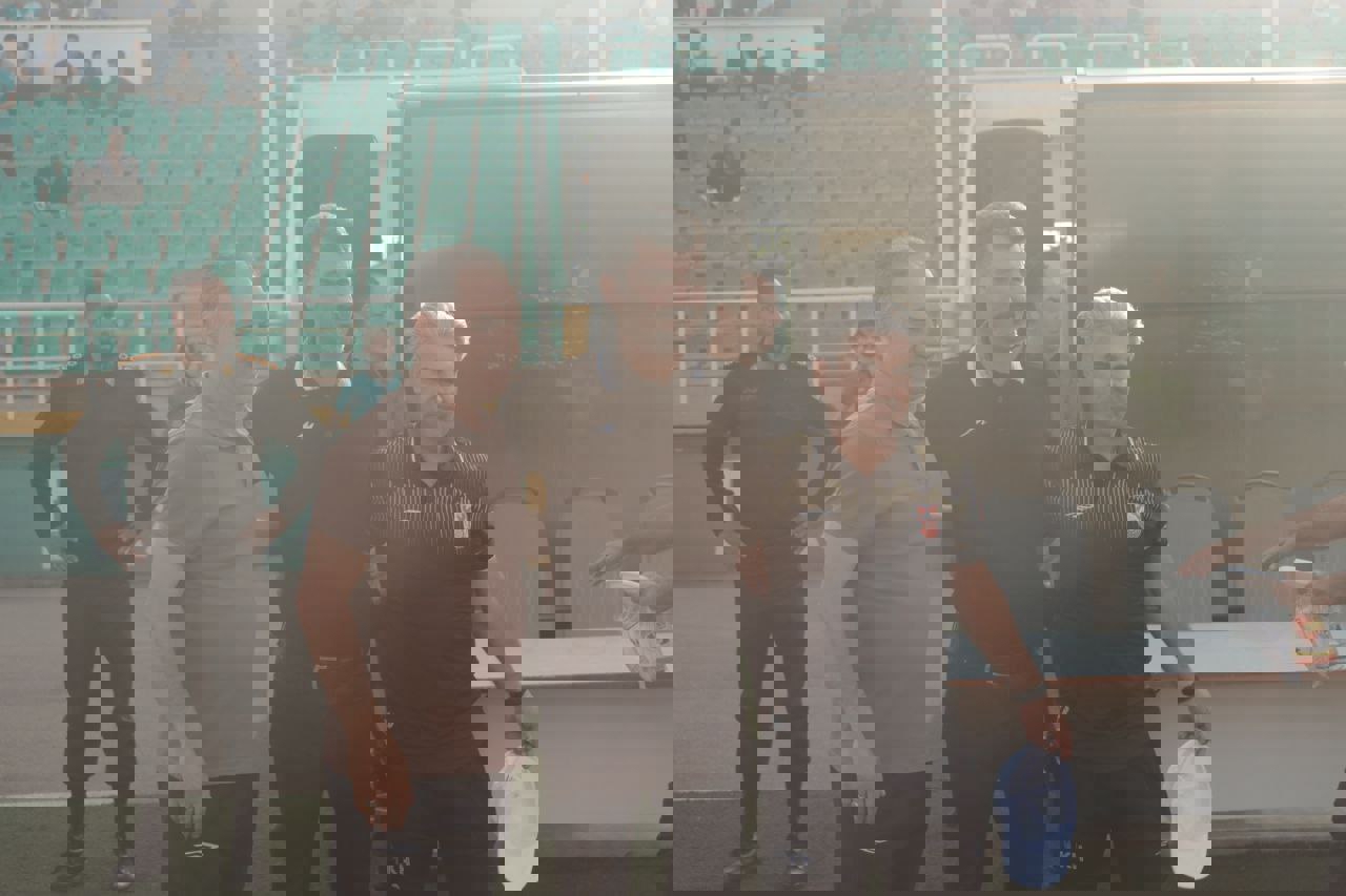 1880829