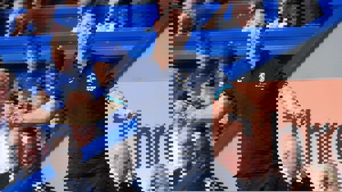 1881169