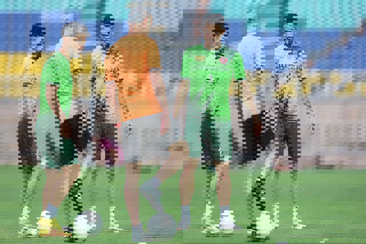 1881598