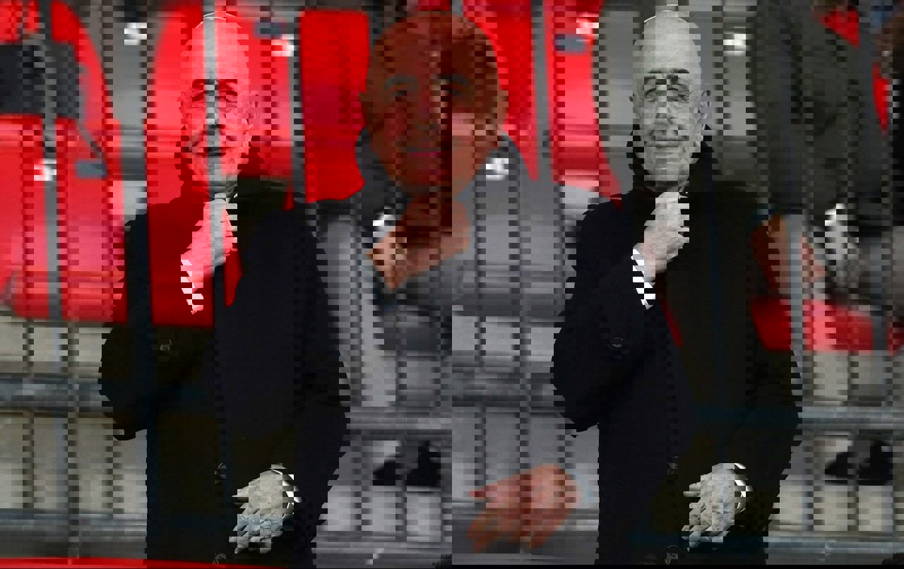 1881585