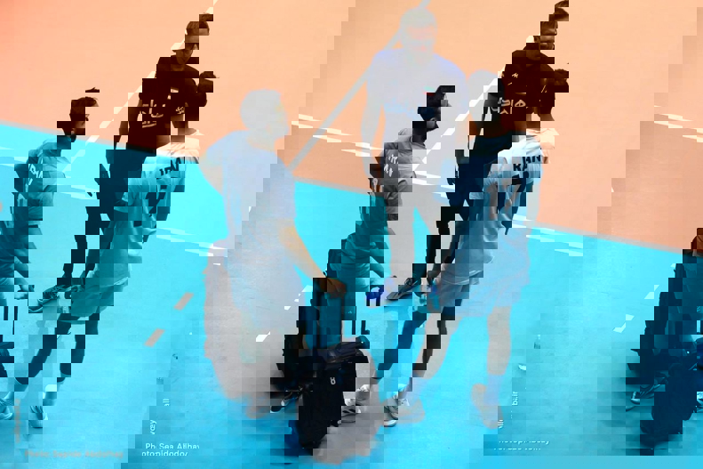 1882203