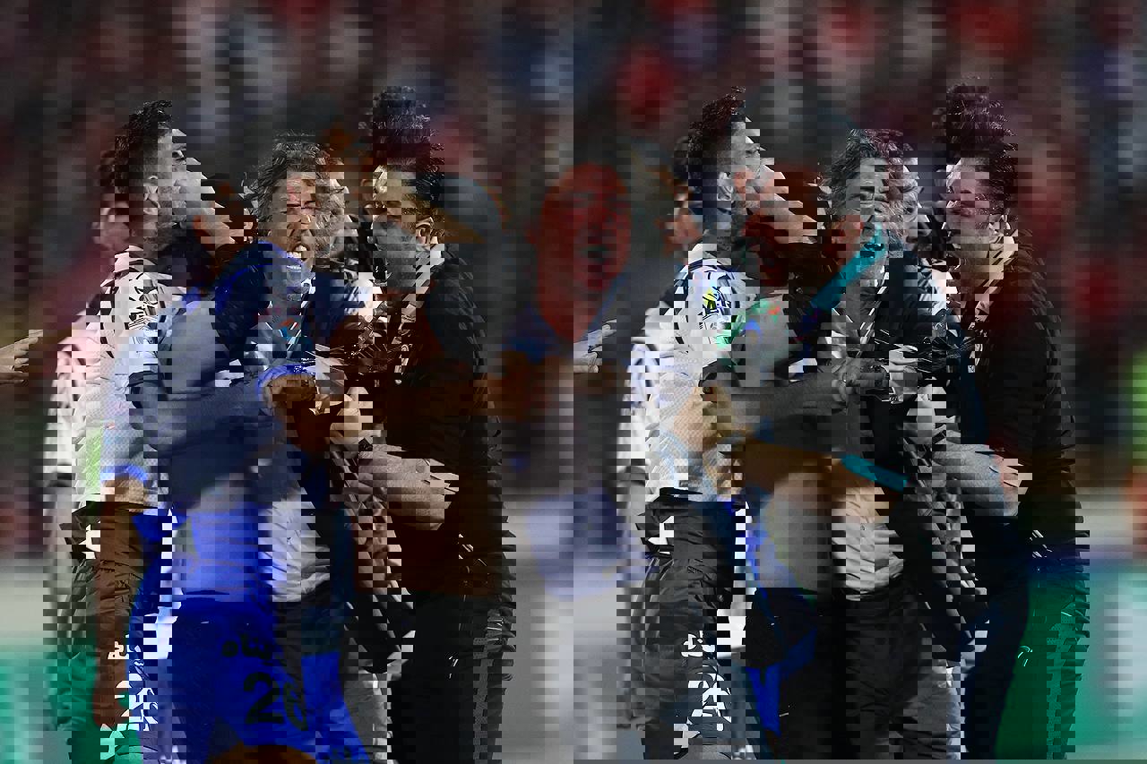 1882221