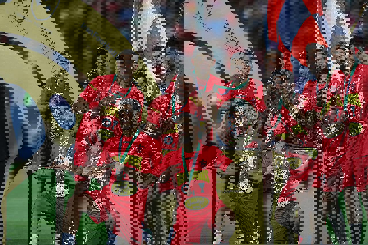 1882275