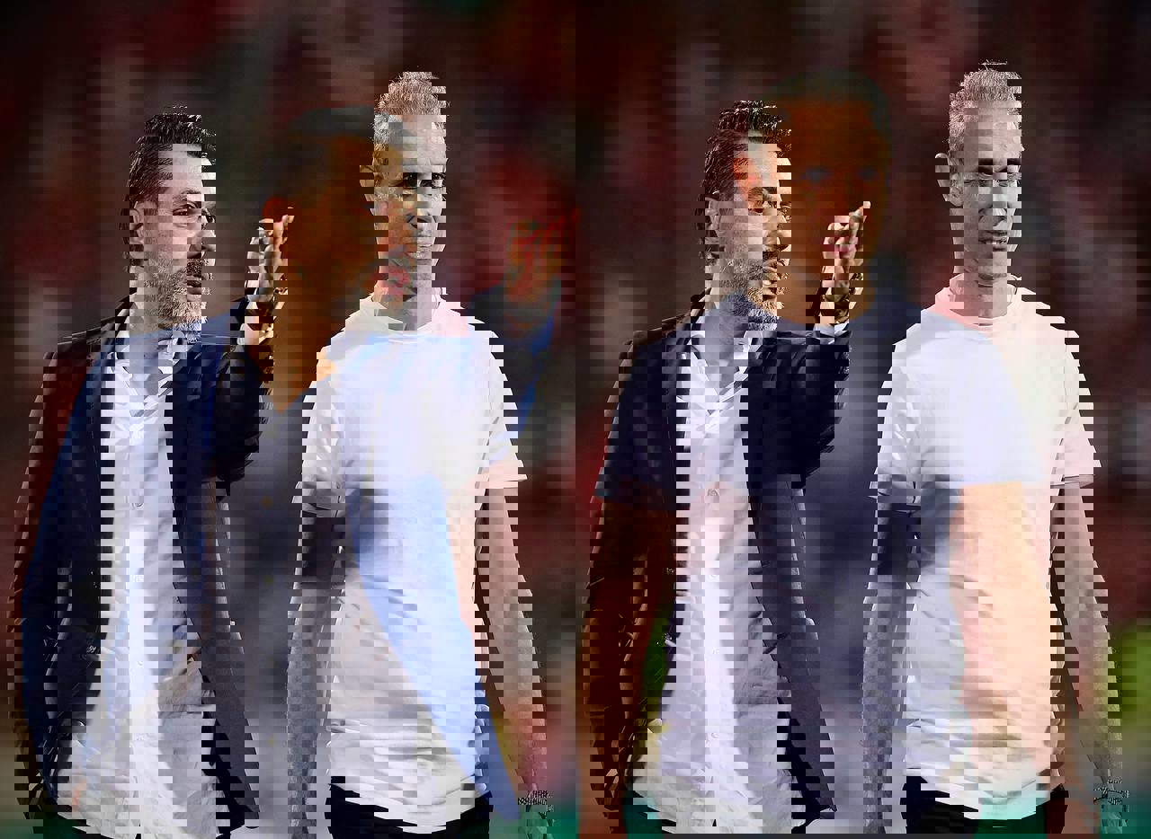 1882549