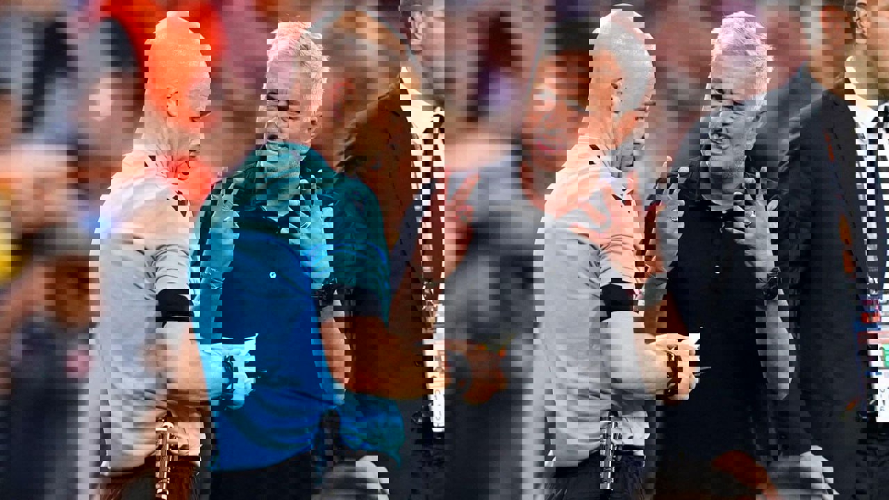 1882536