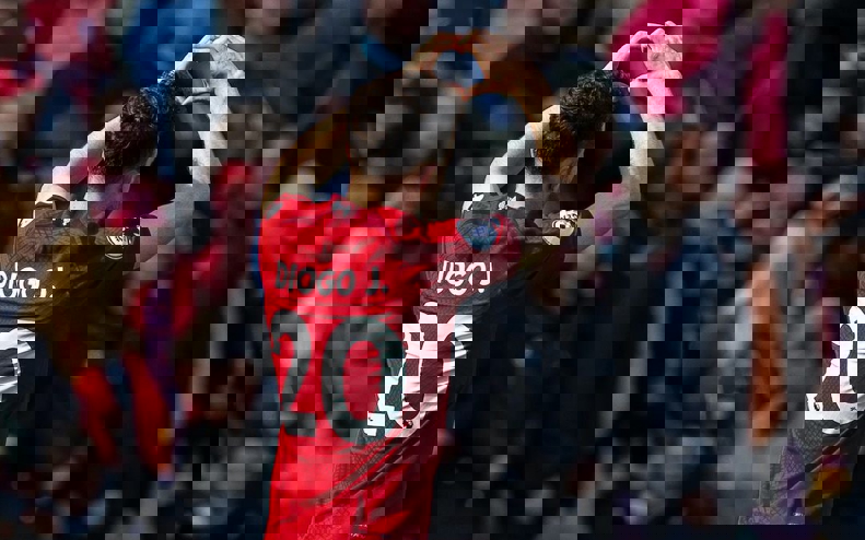 1882658