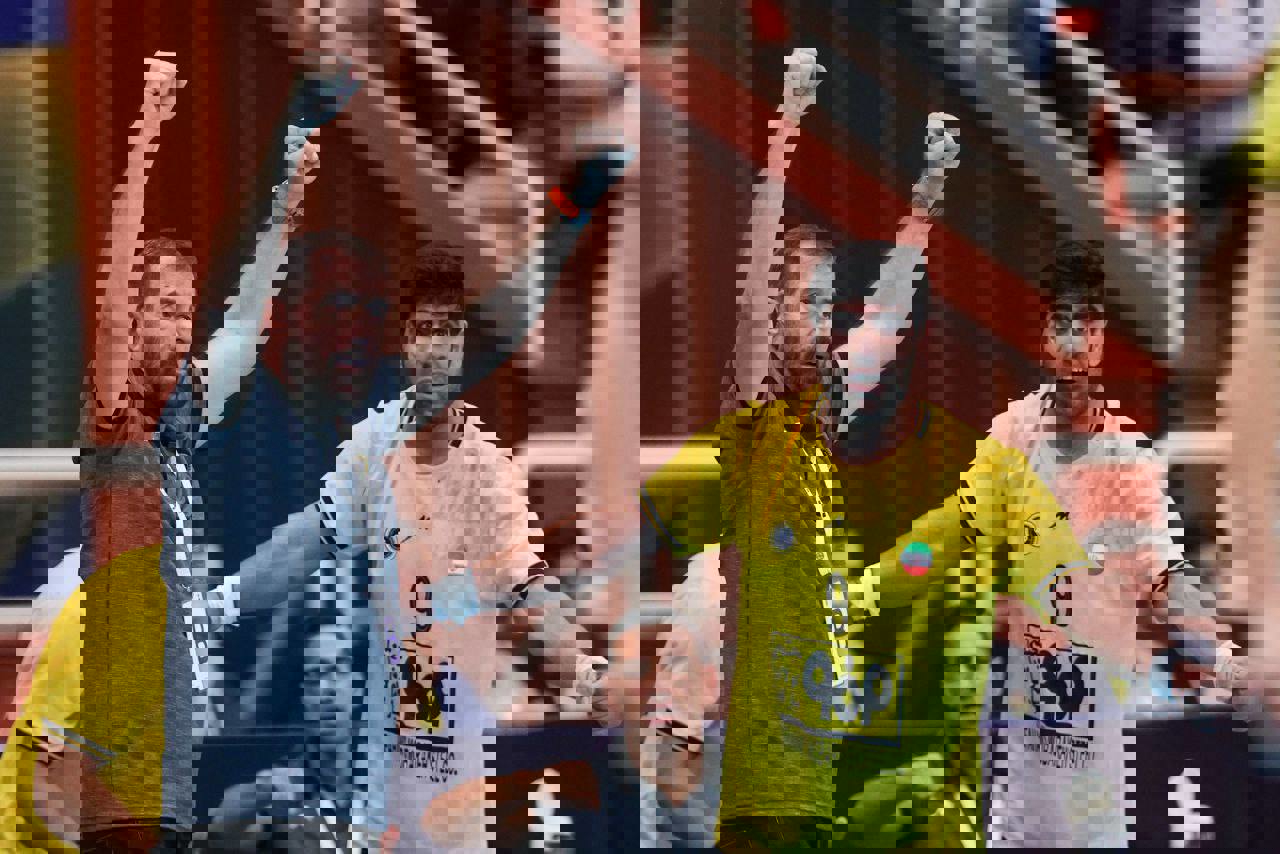1882697