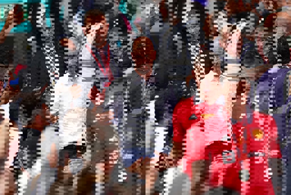 1883095