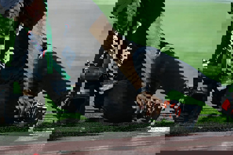 1883096