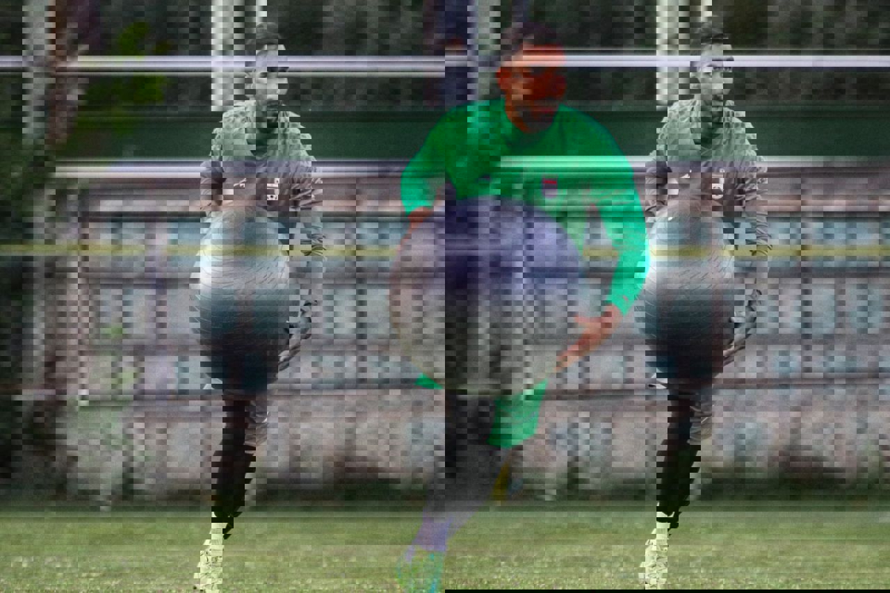 1882825