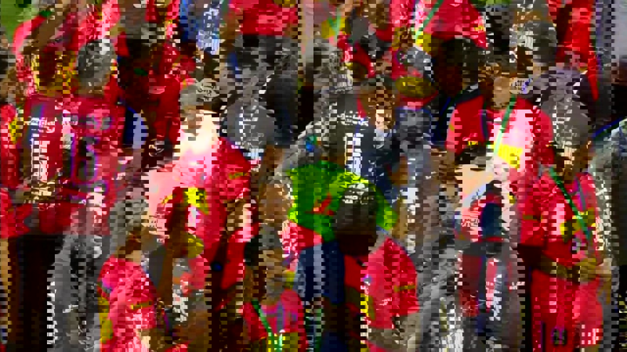 1882804