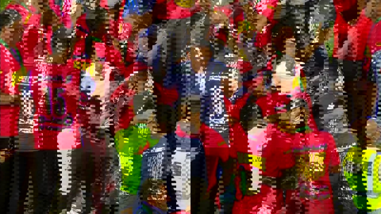 1882803