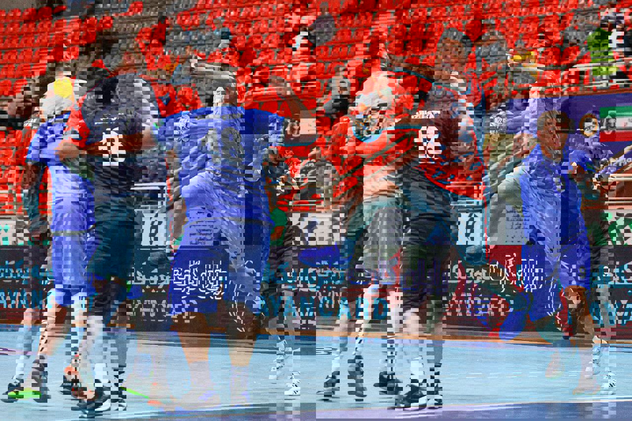 1882851