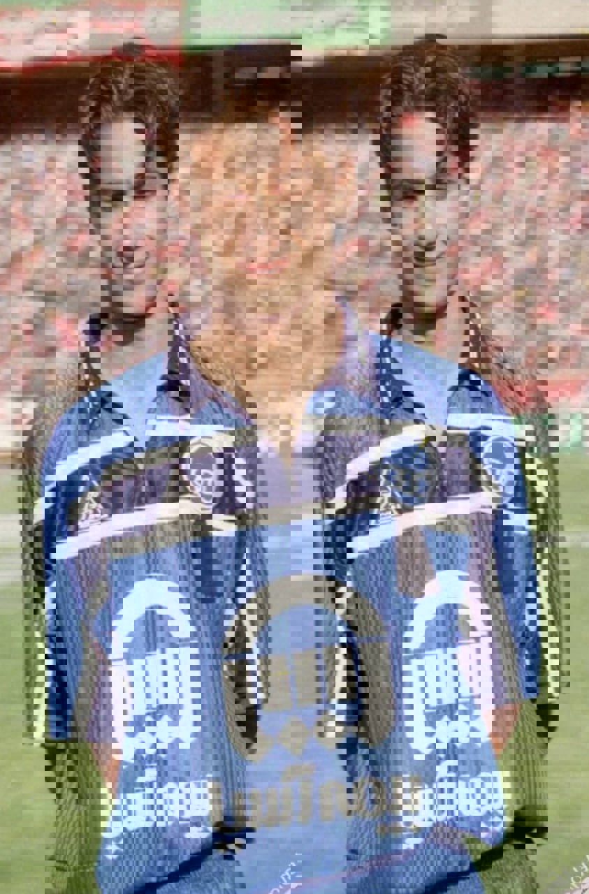 1882886